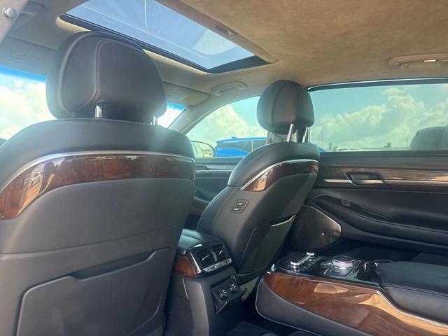 Photo of 2018 Victoria Black Genesis G90