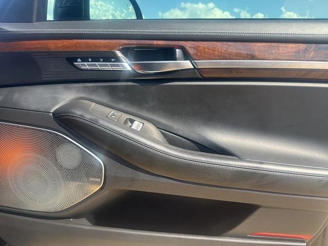 Photo of 2018 Victoria Black Genesis G90