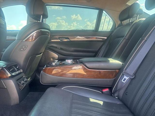 Photo of 2018 Victoria Black Genesis G90