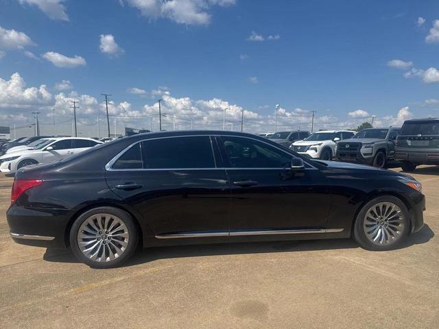 Photo of 2018 Victoria Black Genesis G90