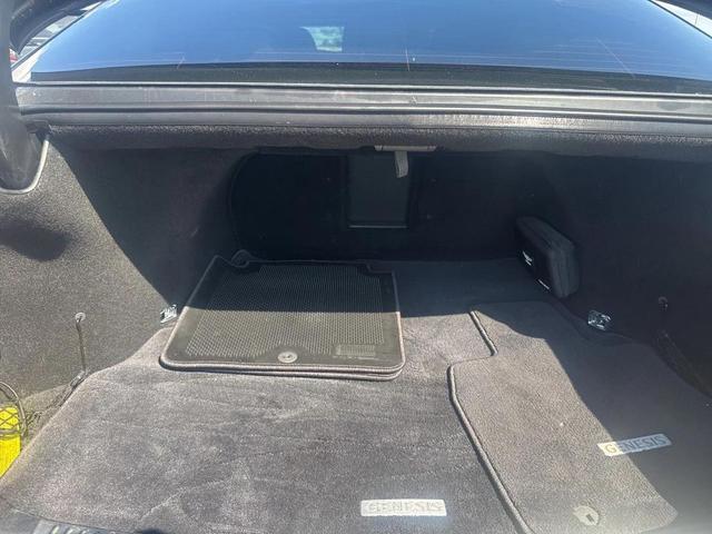 Photo of 2018 Victoria Black Genesis G90