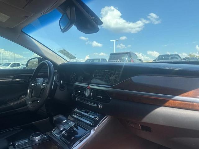 Photo of 2018 Victoria Black Genesis G90