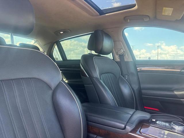 Photo of 2018 Victoria Black Genesis G90