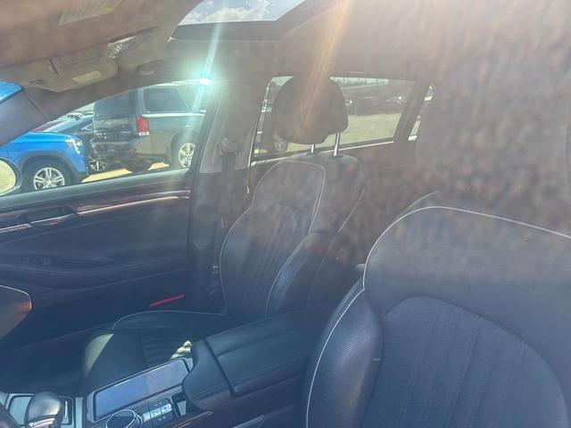 Photo of 2018 Victoria Black Genesis G90