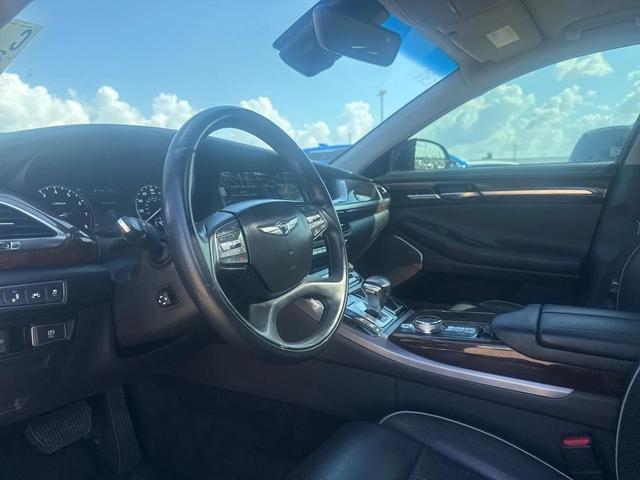 Photo of 2018 Victoria Black Genesis G90