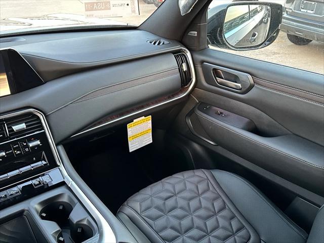 Photo of 2025 KH3 Super Blac Nissan Armada
