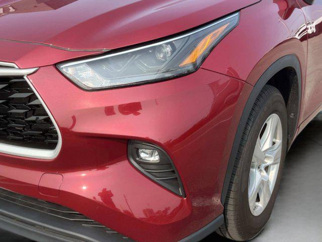 Photo of 2023 Ruby Flare Pearl Toyota Highlander