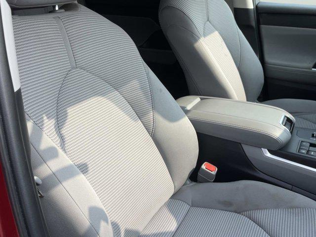 Photo of 2023 Ruby Flare Pearl Toyota Highlander