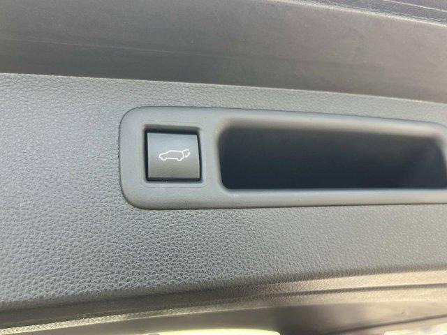 Photo of 2023 Ruby Flare Pearl Toyota Highlander