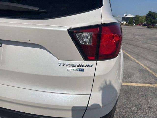 Photo of 2019 White Platinum Ford Escape