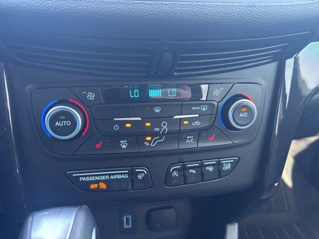 Photo of 2019 White Platinum Ford Escape