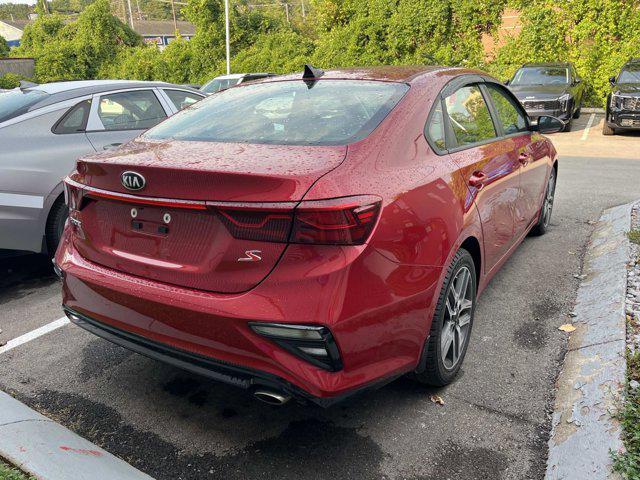 Photo of 2019 Currant Red Kia Forte