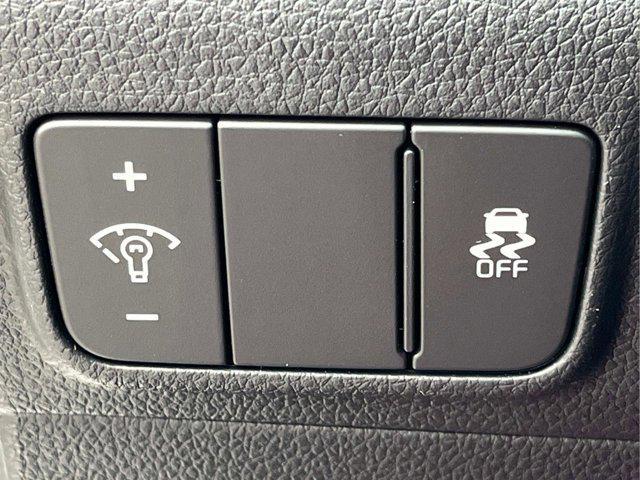 Photo of 2025 Snow White Pearl Kia K5