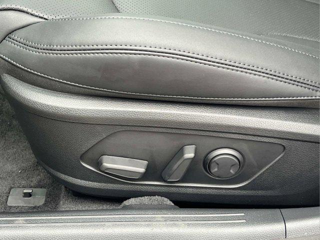 Photo of 2025 Snow White Pearl Kia K5