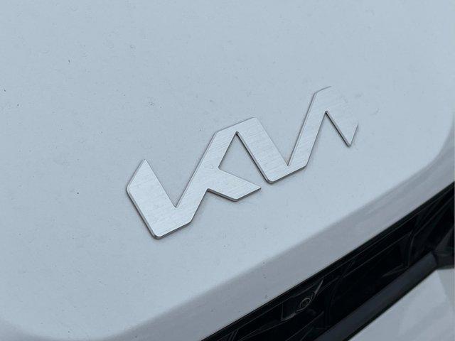 Photo of 2025 Snow White Pearl Kia K5