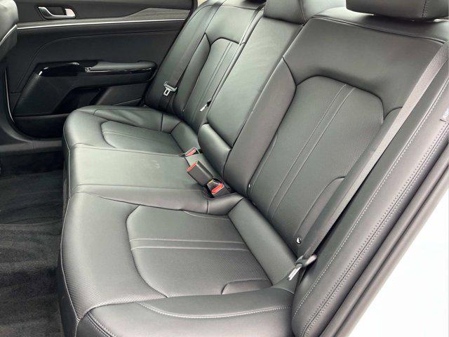Photo of 2025 Snow White Pearl Kia K5