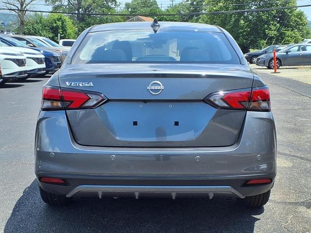 Photo of 2025 Gun Metallic Nissan Versa