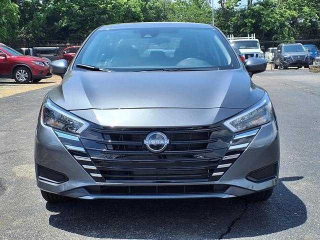 Photo of 2025 Gun Metallic Nissan Versa