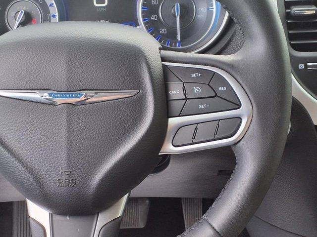 Photo of 2023 Silver Mist Clearcoat Chrysler 300