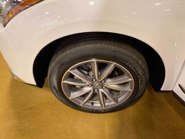 Photo of 2023 Platinum White Pearl Acura RDX