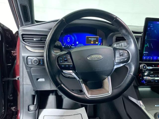 Photo of 2022 BURGUNDY VELVET MET TINT CC Ford Explorer