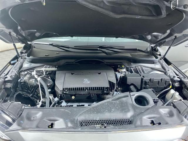 Photo of 2023 Lunar Silver Metallic Acura MDX