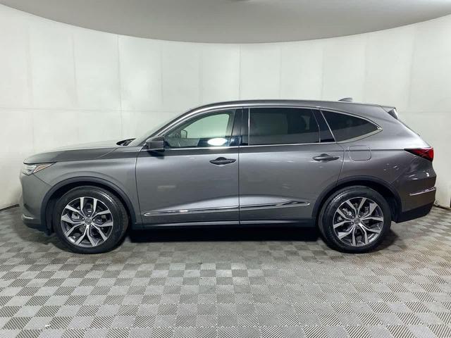 Photo of 2023 Lunar Silver Metallic Acura MDX