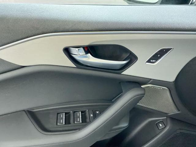 Photo of 2025 Majestic Black Pearl Acura TLX