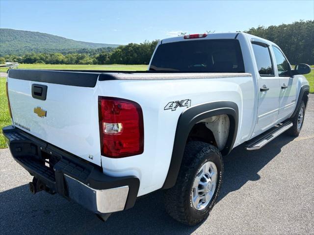 Photo of 2014 Summit White Chevrolet Silverado 2500