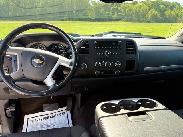 Photo of 2014 Summit White Chevrolet Silverado 2500