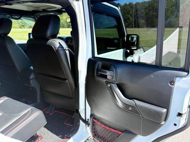 Photo of 2017 Bright White Clearcoat Jeep Wrangler Unlimited