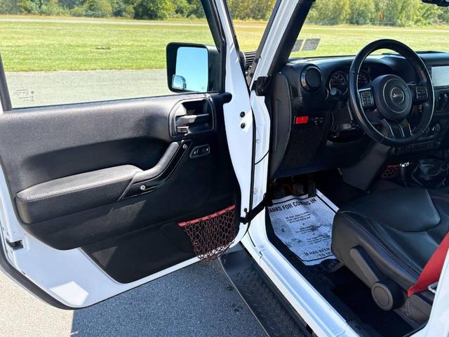 Photo of 2017 Bright White Clearcoat Jeep Wrangler Unlimited