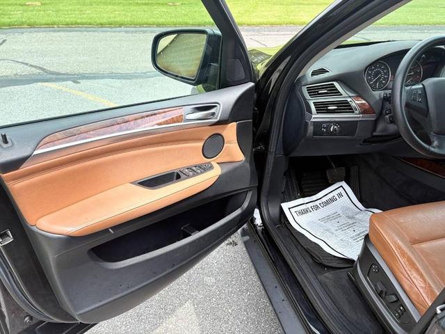 Photo of 2010 Black BMW X5