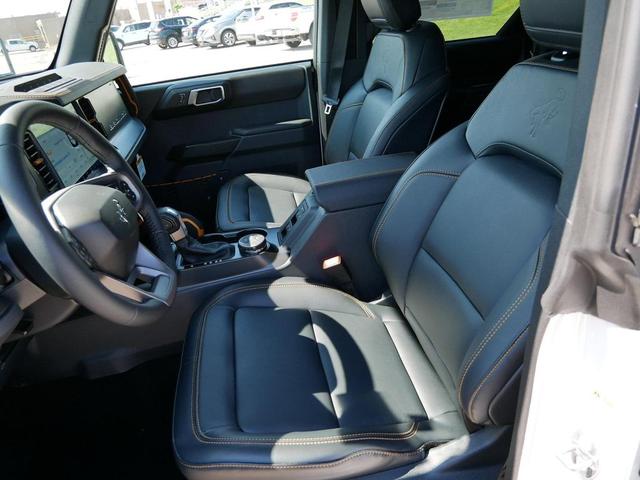 Photo of 2024 Oxford White Ford Bronco