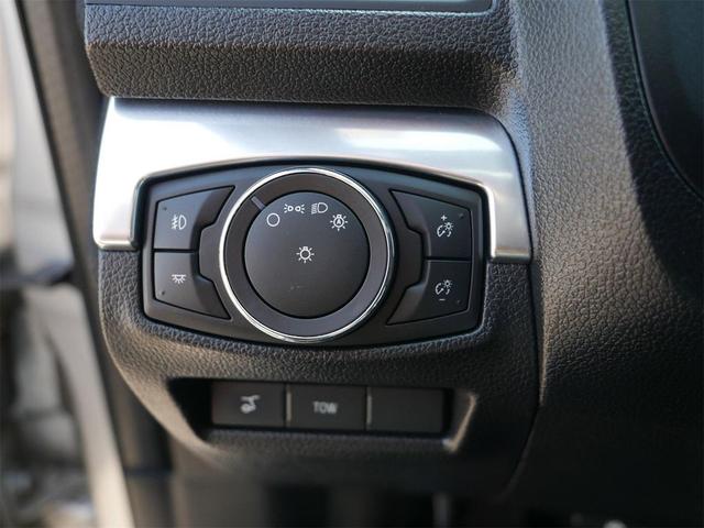 Photo of 2018 Ingot Silver Metallic Ford Explorer