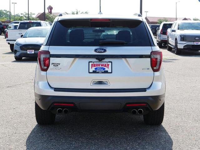 Photo of 2018 Ingot Silver Metallic Ford Explorer