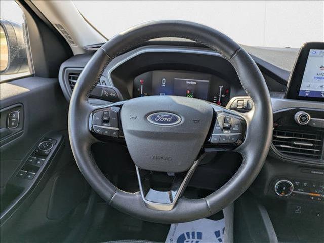 Photo of 2023 Oxford White Ford Escape