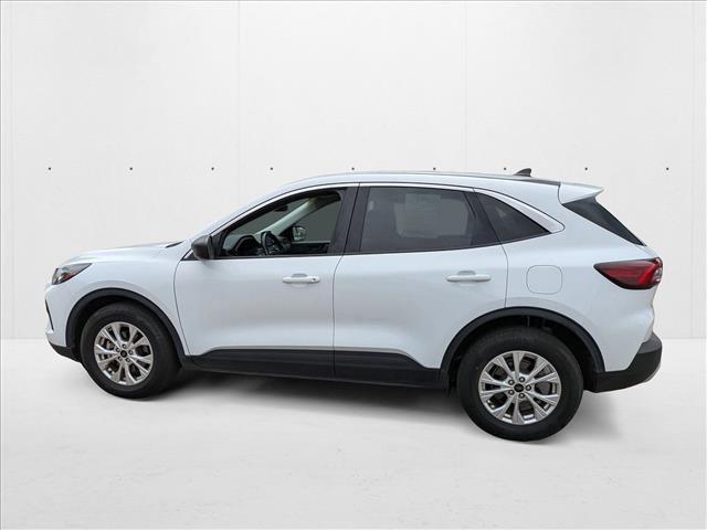 Photo of 2023 Oxford White Ford Escape