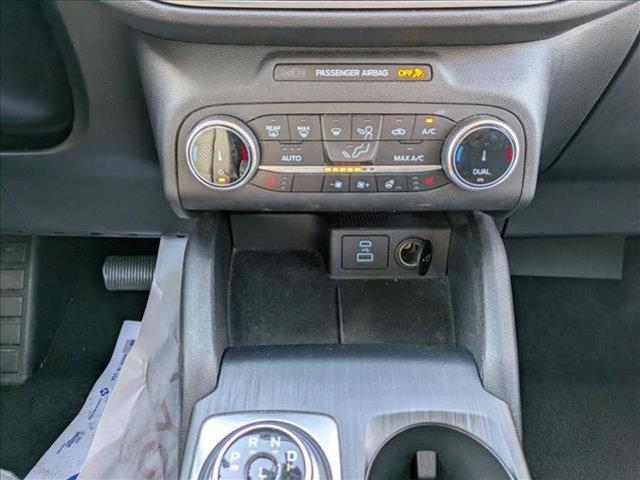 Photo of 2023 Oxford White Ford Escape