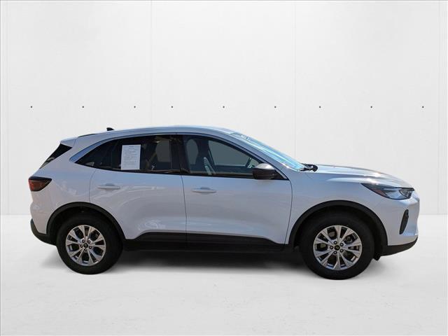 Photo of 2023 Oxford White Ford Escape