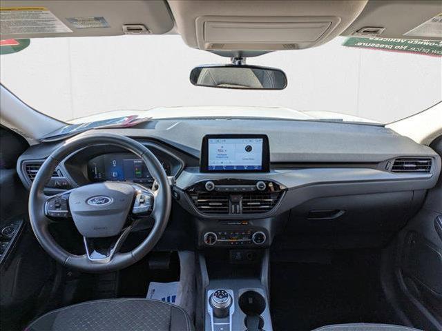 Photo of 2023 Oxford White Ford Escape