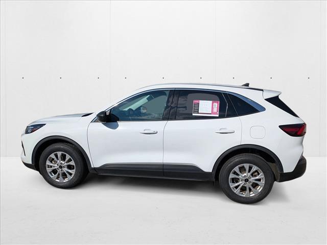 Photo of 2023 Oxford White Ford Escape