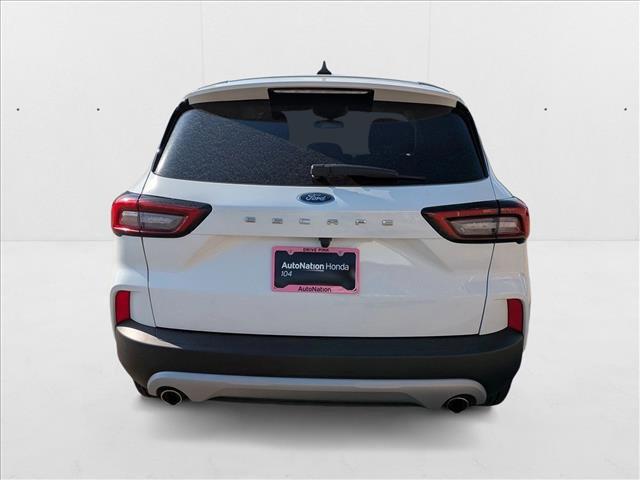 Photo of 2023 Oxford White Ford Escape