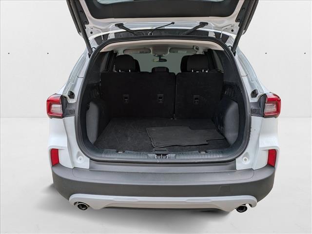 Photo of 2023 Oxford White Ford Escape