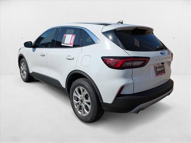Photo of 2023 Oxford White Ford Escape