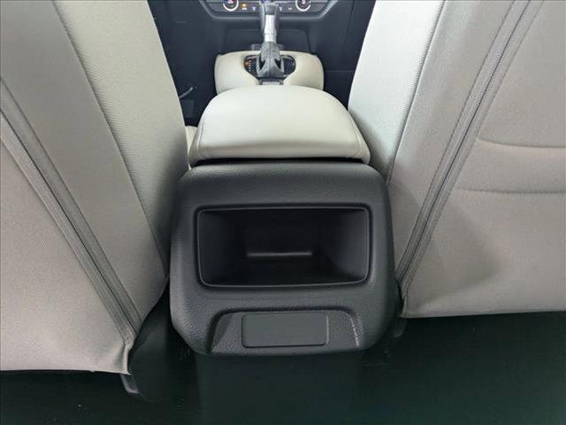 Photo of 2026 Platinum White Pearl Honda HR-V