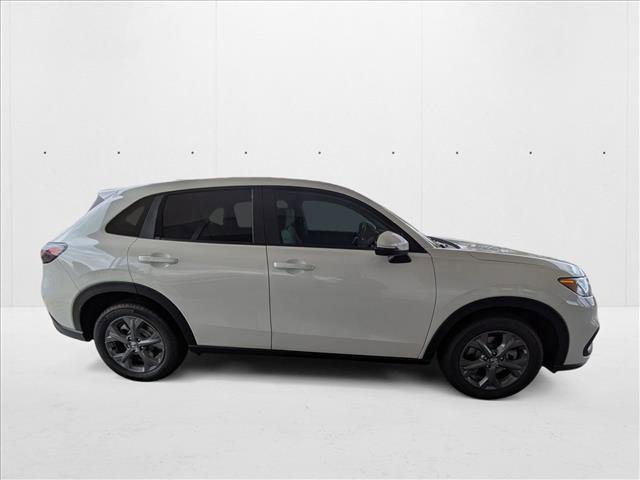 Photo of 2026 Platinum White Pearl Honda HR-V