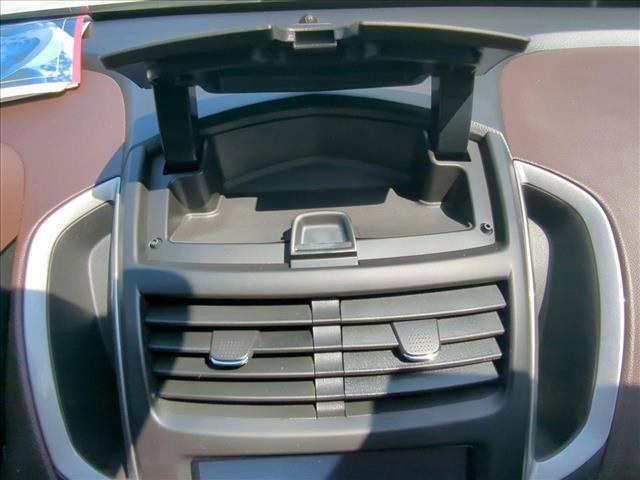 Photo of 2015 White Pearl Tricoat Chevrolet Trax