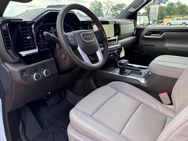 Photo of 2025 Summit White GMC Sierra 1500