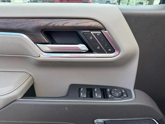 Photo of 2025 Summit White GMC Sierra 1500